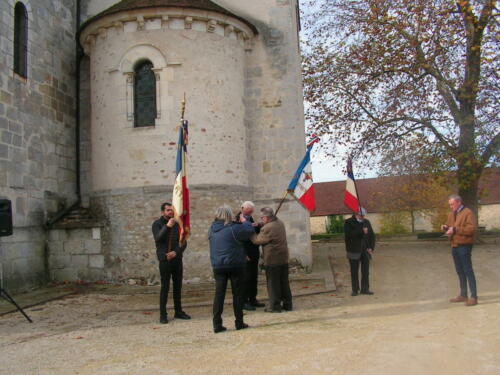 Remise de la médaille "porte drapeau" à M. GAUTHIER Georges